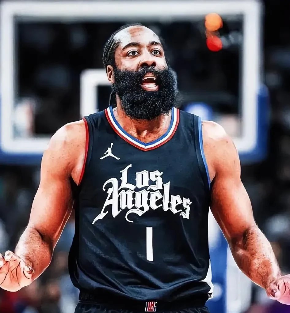 关于NBA常规赛今夜再迎强敌；本菲卡队长鼓劲；主帅态度——气氛紧张；年轻球员得到机会的信息